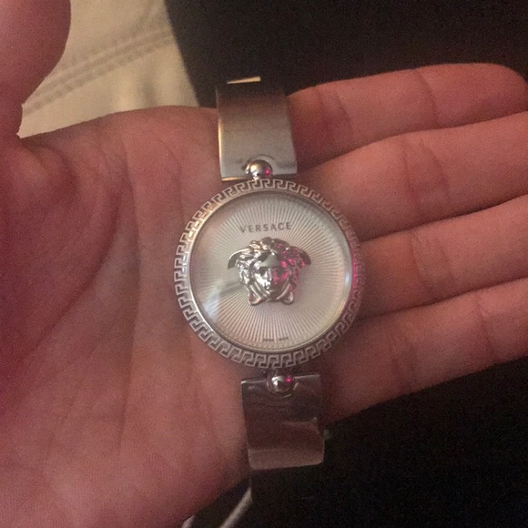 Versace Watch - Picture 3 of 7